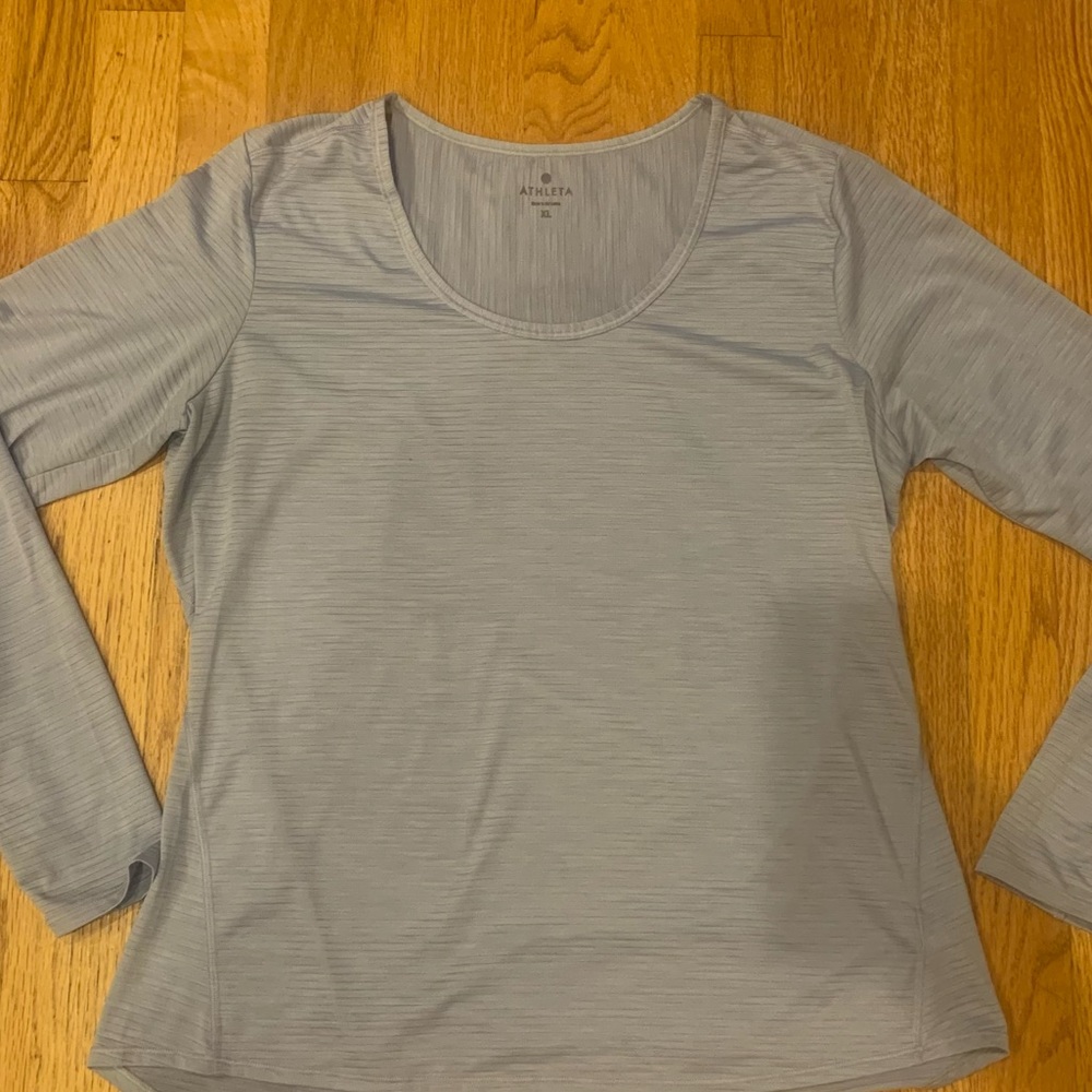 Athleta long sleeve lightweight top